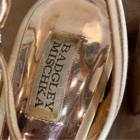 BADGLEY MISCHKA Sz 8 Clara Embellished Pearls Block Heel Ankle Straps Sandals - Picture 5 of 16